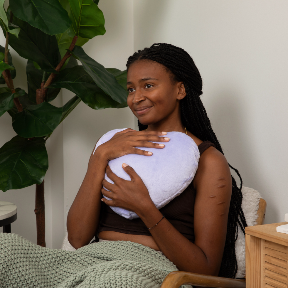The HeartHug Pillow | כריות כובד בצורת לב