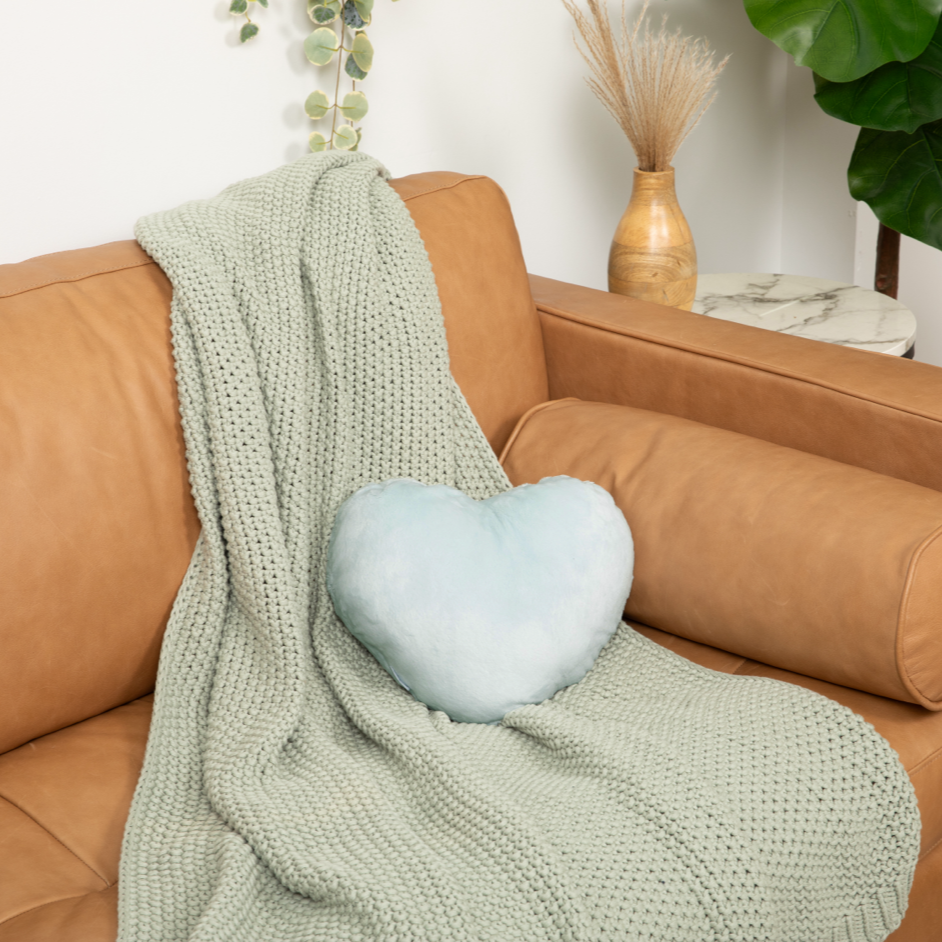 The HeartHug Pillow | כריות כובד בצורת לב