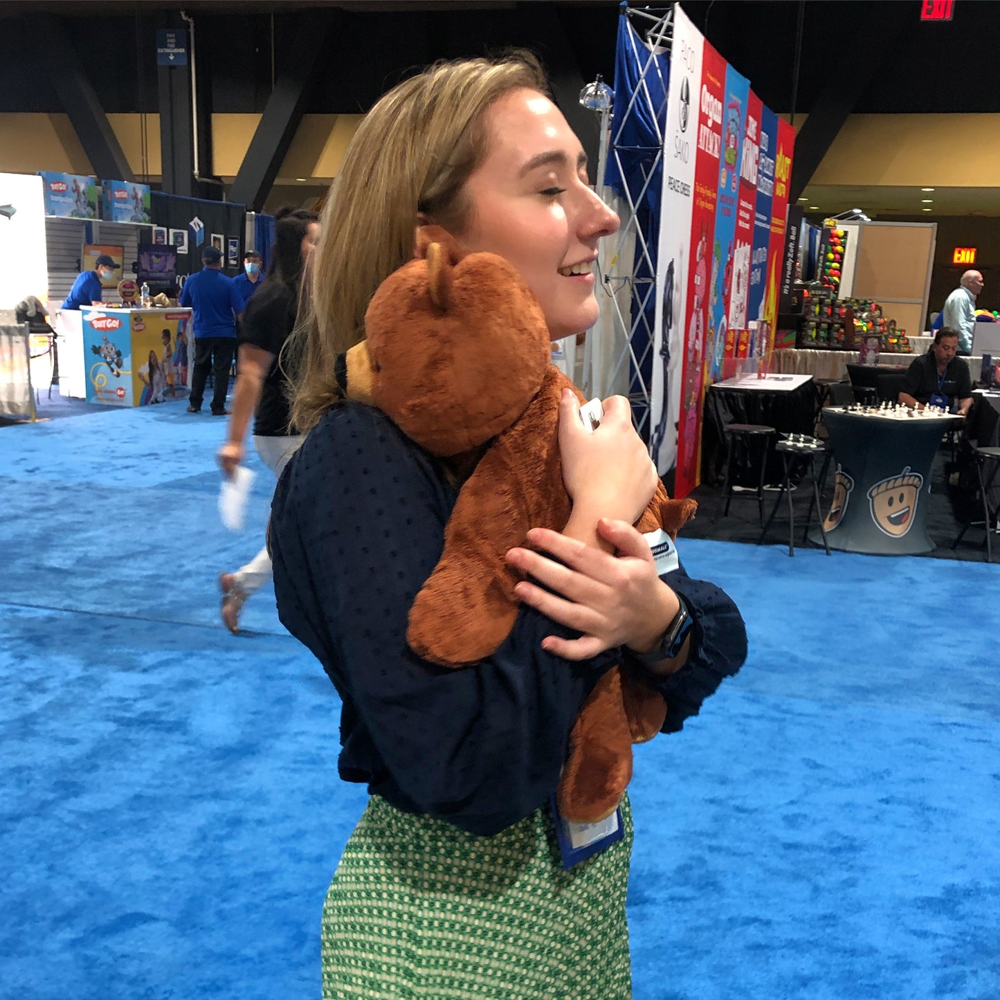 Hugimals - בובת כובד דרבי הדובי