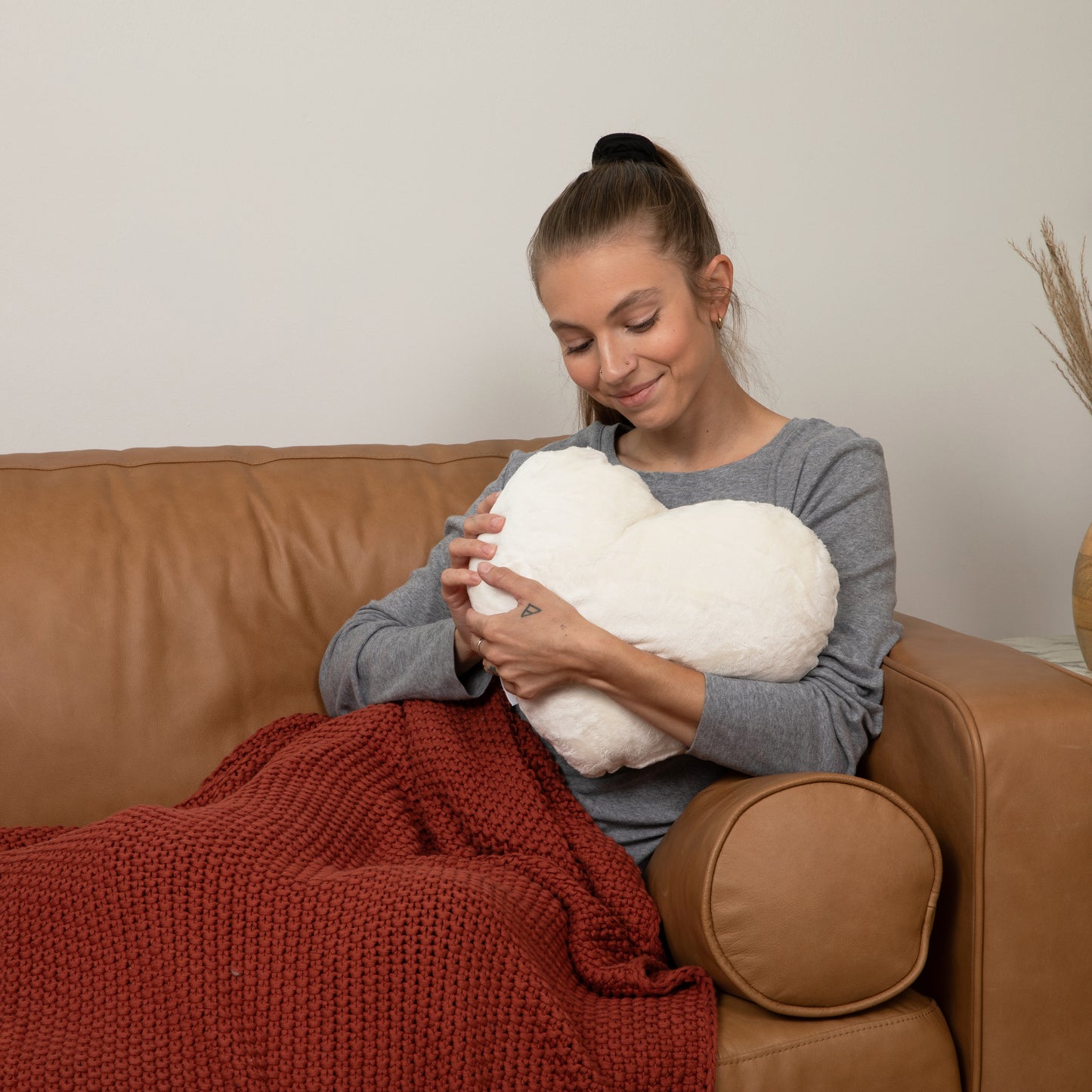 Super Sized Heart to Hug Pillow  | כרית חיבוק ענקית