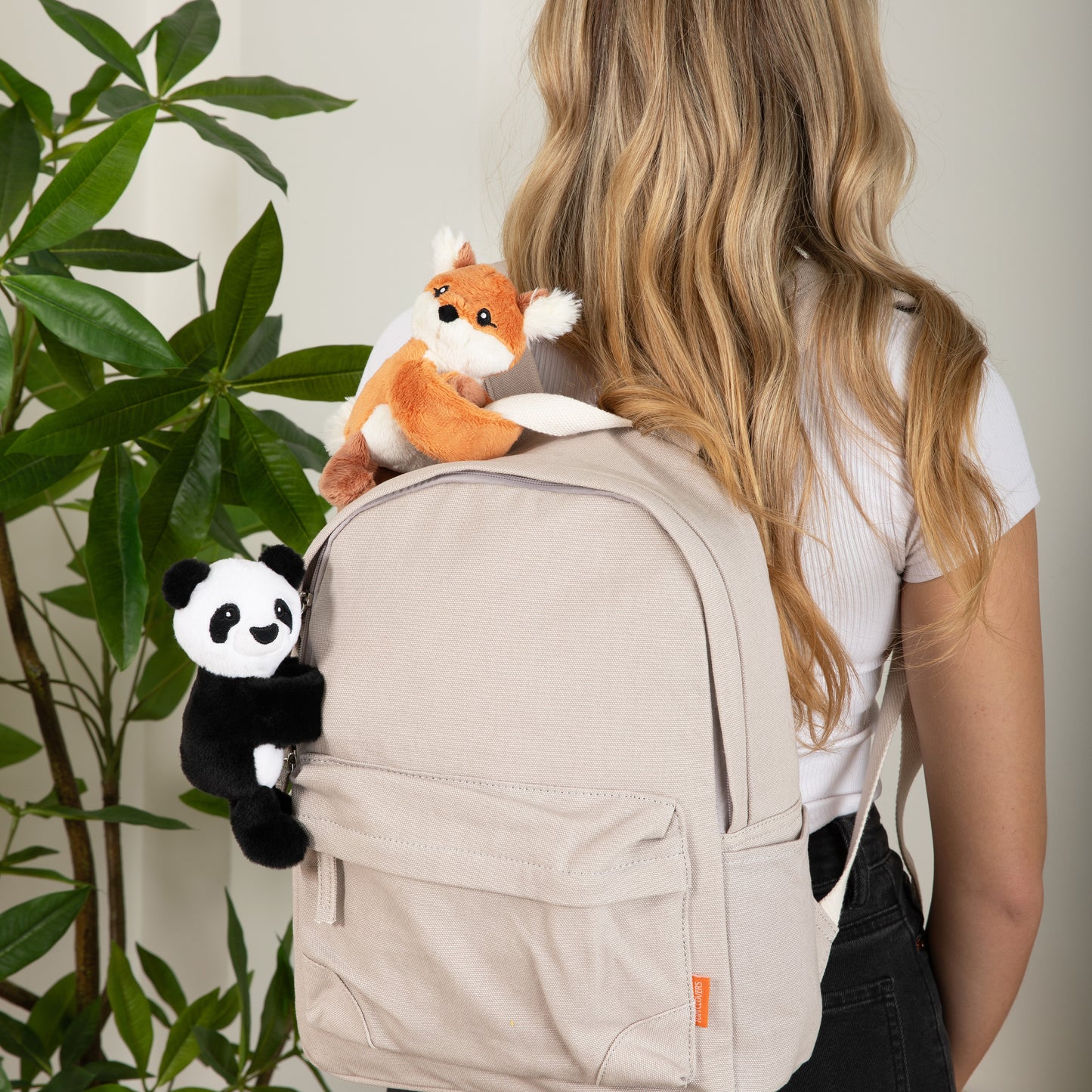 Hug Babies - בובות מוקטנות ומחבקות